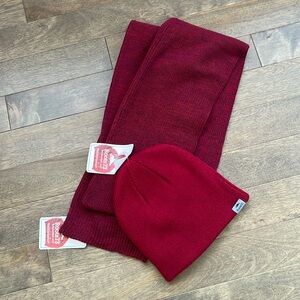 NWT Roots Canada red beanie and scarf set